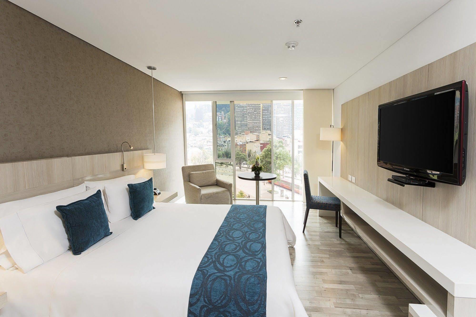 Hotel Bh Bicentenario Bogota Exterior photo
